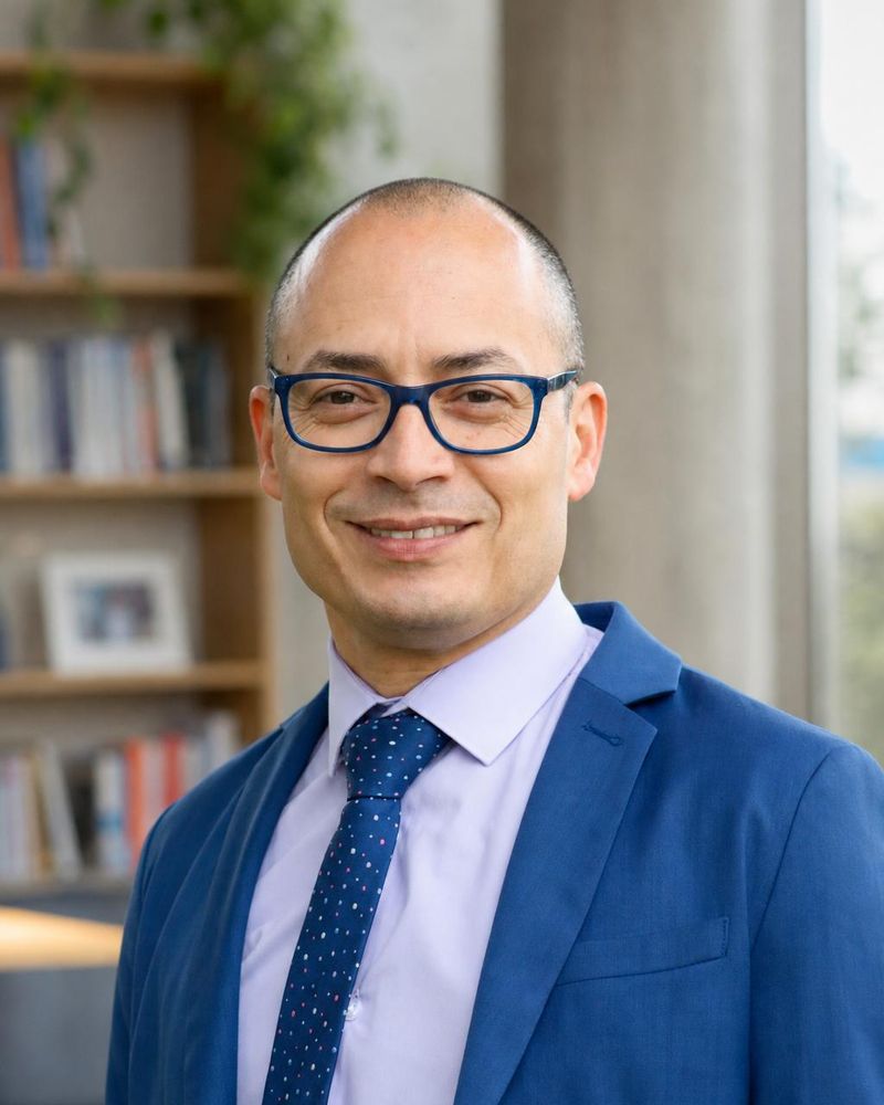 Retrato de Over González, consultor educativo